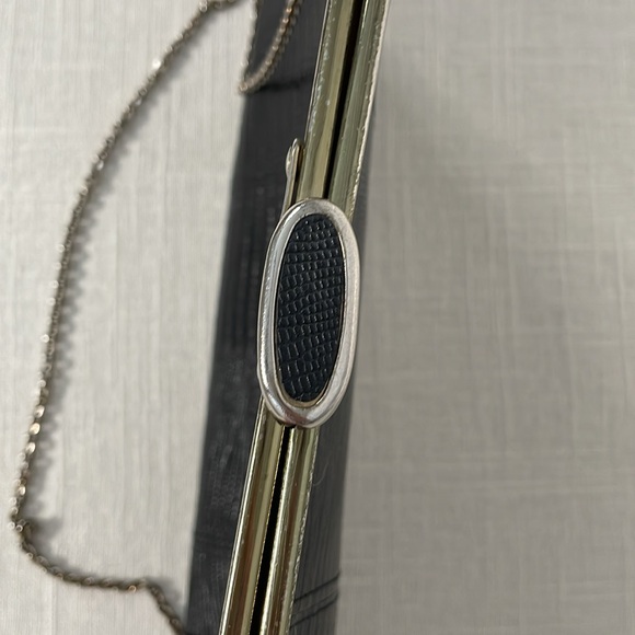 VINTAGE Etra Black Leather Crocodile Embossed Clutch - Picture 7 of 9